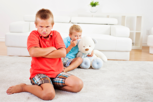 Peleas entre hermanos - Cómo gestionarlas sin gritar y sin generar rivalidad entre tus hijos - Apoyándote en la Crianza - Carolina Morandé